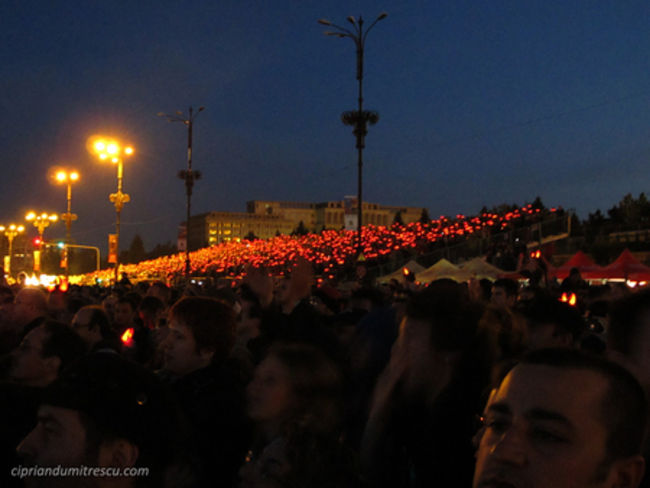 Poze Concert AC/DC in Romania la Bucuresti pe 16 mai 2010 (User Foto) - Dracii cu cornite rosii