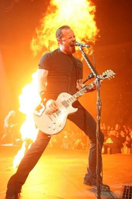 Poze Poze Metallica - James Hetfield In FLACARI!