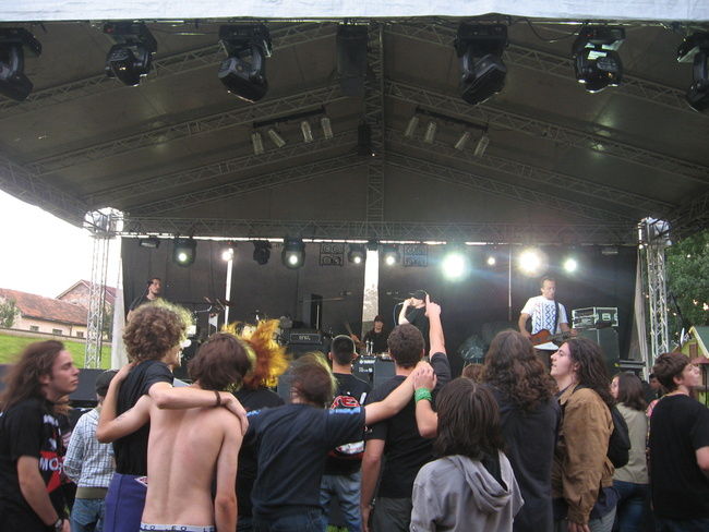 Poze Festivalul Rock Pe Mures editia 2010 (User Foto) - 29 MAI,ZIUA 2 DE FESTIVAL,TRUPA WINGS