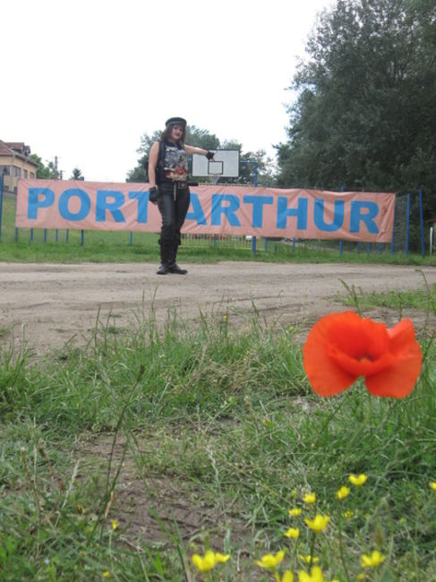 Poze Festivalul Rock Pe Mures editia 2010 (User Foto) - EU,GLORIA ROMANA,DUPA TERMINAREA FESTIVALULUI,LA INTRAREA LA PORT ARTHUR