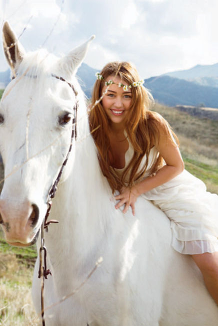 Poze Miley Cyrus Miley Cyrus si calul ei Blue Jeans 1747488