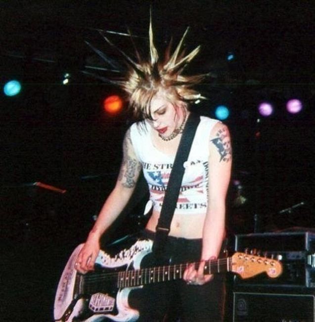 Poze Poze Distillers - Brody Dalle