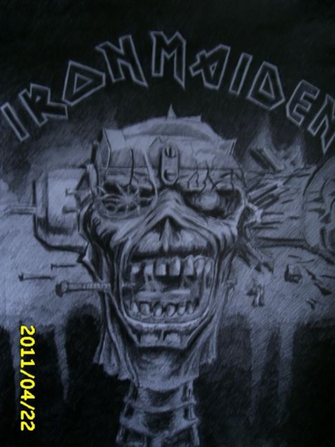 Poze Poze Iron Maiden - Desen Eddie