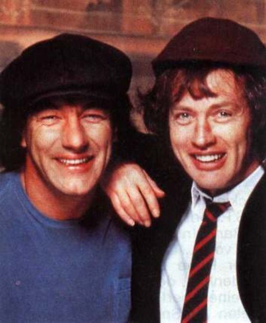 Poze Poze AC/DC - Angus & Brian 1990
