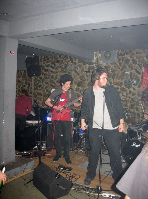 Poze Concert DINUMBRA si AXIAL LEAD in club Metalcave Consanta (User Foto) - Concert DinUmbra si Axial Lead in Metalcave Constanta 7 apr. 2012