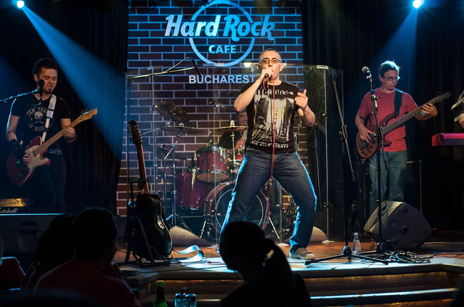 Poze Poze Taxi in Hard Rock Cafe - Taxi Hard Rock Cafe