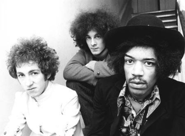 Poze Cele mai tari poze cu artisti din anii '60 - Jimi Hendrix Experience - Mitch Mitchell, Noel Redding, Jimi Hendrix in 1967