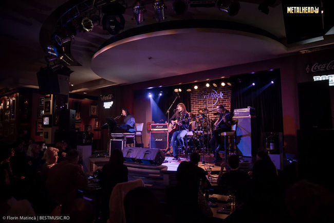 Poze Celelalte Cuvinte: aniversare Armaghedon la Fabrica, lansare album Trup si suflet la Hard Rock Cafe (User Foto) - Poze Celelalte Cuvinte la Hard Rock Cafe