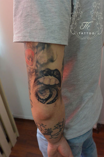 Poze TH Tattoo poze - Tatuaj realistic