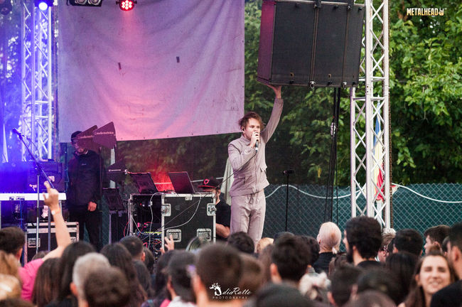 Poze Enter Shikari canta la Bucuresti in Club Quantic pe 11 iulie (User Foto) - Poze de la concertul Enter Shikari