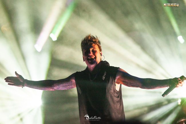 Poze Papa Roach si Hollywood Undead pe 3 Martie la Arenele Romane (User Foto) - Poze Concert Papa Roach si Hollywood Undead