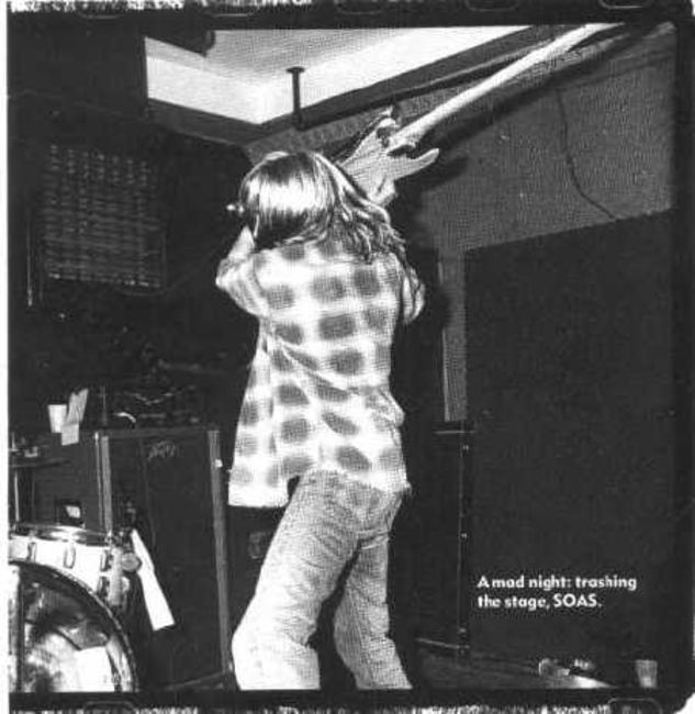 Poze Poze Nirvana - thrashing the stage