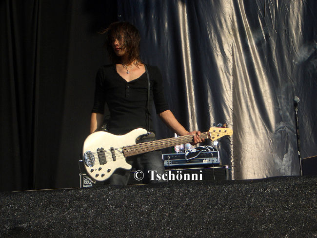 Poze Poze Dir En Grey - Toshiya (bass)