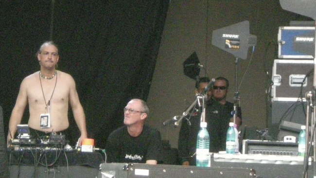 Poze Concert Limp Bizkit si Queensryche la Bucuresti in cadrul Rock The City (User Foto) - Sam Rivers in the background