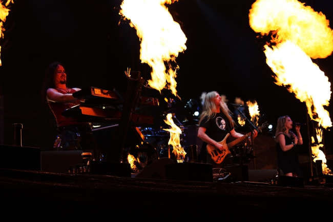 Poze Artmania 2009 - Poze urcate de Rockeri - Nightwish in flames