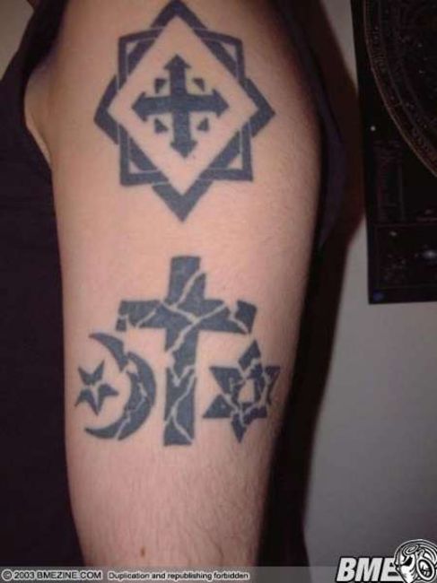 Poze Poze Tatuaje. Modele de Tatuaje (foto) - Cruce si semiluna