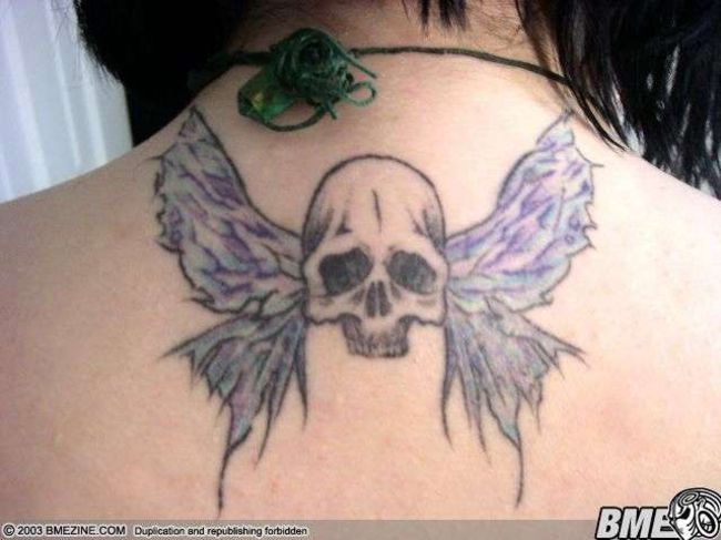 Poze Poze Tatuaje. Modele de Tatuaje (foto) - Craniu cu aripi pe spate