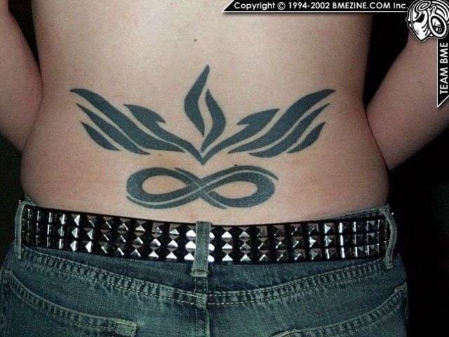 Poze Poze Tatuaje. Modele de Tatuaje (foto) - Tribal pe spate