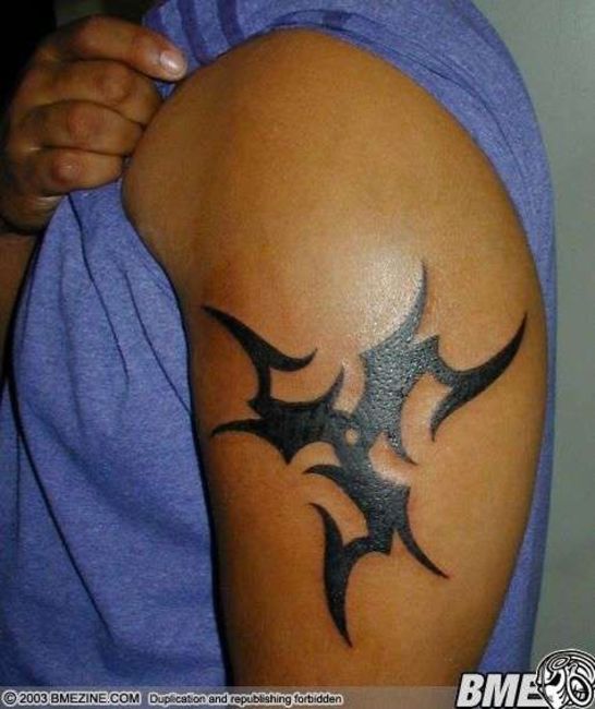 Poze Poze Tatuaje. Modele de Tatuaje (foto) - Tribal in 3 colturi