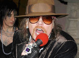 Fostul manager Guns N Roses il ataca pe Axl Rose