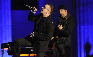 U2 au cantat pentru prima data piesa din Spider Man (video)