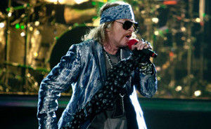 Guns N' Roses au intarziat o ora la concertul din Londra