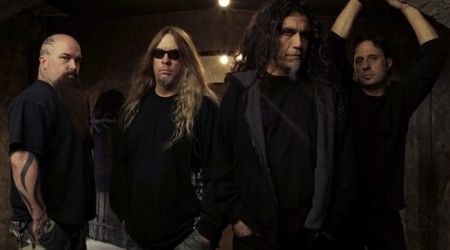 Kerry King canta alaturi de Megadeth in California (video)
