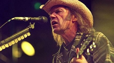 Depozitul lui Neil Young a fost implicat intr-un incediu. Pagube de un milion de dolari