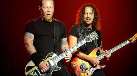 Kirk Hammett l-a lovit pe fiul lui James Hetfield? (video)