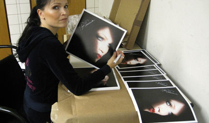 Tarja Turunen lanseaza o editie speciala pentru What Lies Beneath