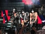 In backstage alaturi de Kiss