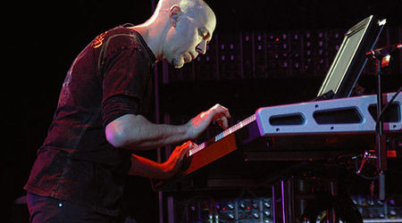 Jordan Rudess (Dream Theater) canta pe iPad