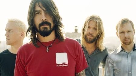 Foo Fighters au lansat un nou videoclip: White Limo