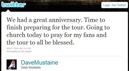 Dave Mustaine se roaga la biserica pentru fani