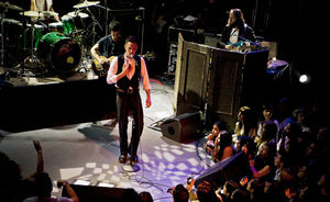 Brandon Flowers canta la Hove Festival 2011
