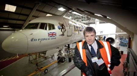 Bruce Dickinson a devenit pilot pentru Icelandic Express