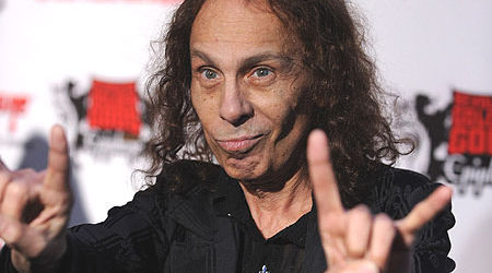 Un an fara James Ronnie Dio