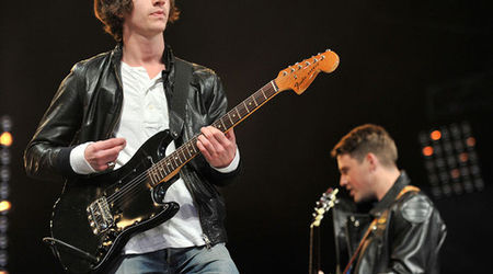 Arctic Monkeys se inspira de la The Strokes pentru setlisturi