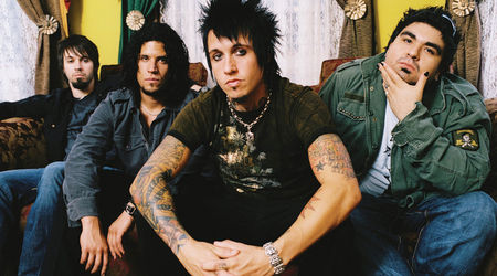 Papa Roach au lansat un videoclip nou: No Matter What