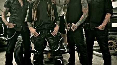 Five Finger Death Punch au un nou basist (foto)