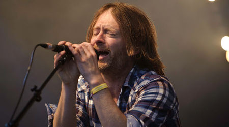 Radiohead au cantat cu doi tobosari la Glastonbury 2011 (video)