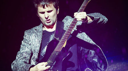Muse doneaza echipament muzical