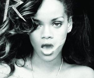Artista pop Rihanna 'colaboreaza' cu Metallica
