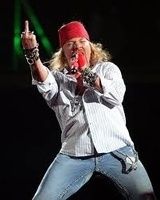 Basistul Guns N Roses despre Axl Rose: Incearca sa ajunga la timp