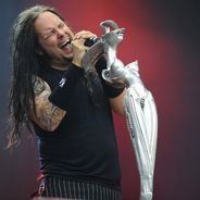 Korn au cantat live Narcissistic Cannibal la New York (HQ video)