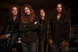 Prajituri de Craciun cu basistul Megadeth (video)