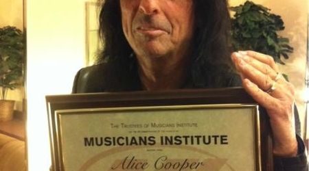 ALICE COOPER a primit doctoratul de la Musicians Institute