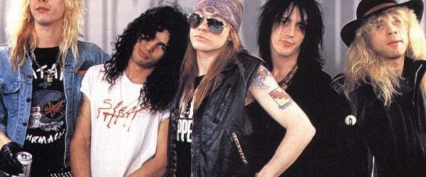 Un castigator la loto vrea sa cumpere reuniunea Guns N Roses
