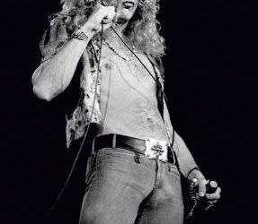 La multi ani, Robert Plant!