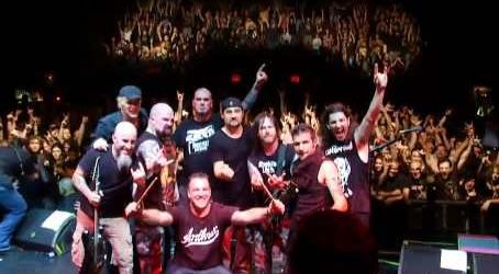 Phil Anselmo canta piese Pantera alaturi de membri Slayer si Anthrax